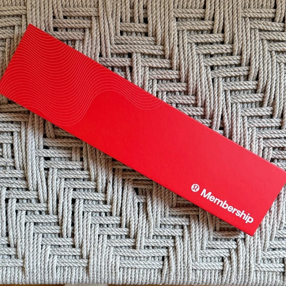 Lululemon Collective Pinnacle Member Exclusive Red Never Lost Keychain + Box NEW
